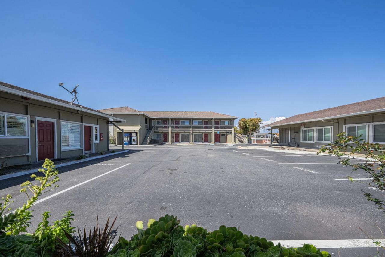 Coastal Valley Inn Castroville Exteriör bild